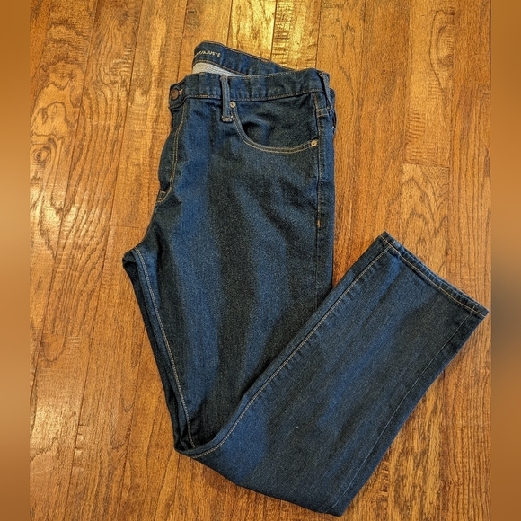 Old navy men's stain Resistant jeans size 42/32 - Picture 9 of 10